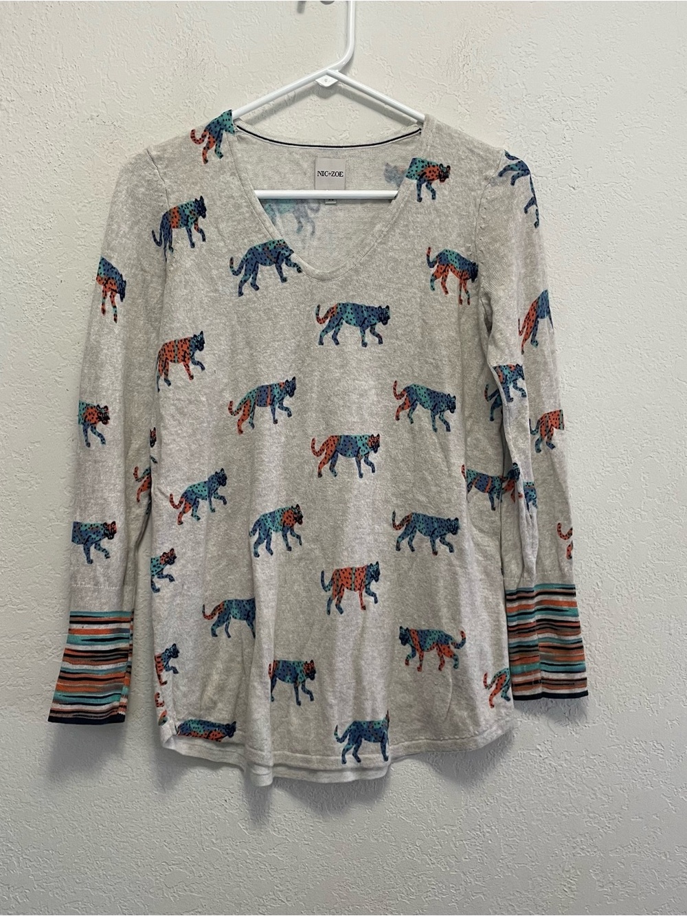 Nic + Zoe Loopy Leopards Vital v-Neck Sweater Ladies Size XS Animals Comfy